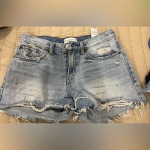 Abercrombie and Fitch mid rise boyfriend short